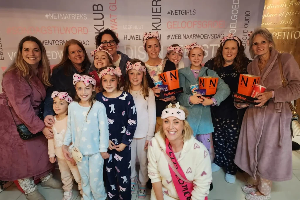 Fliek in pajamas (16)_result