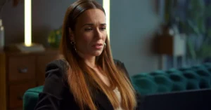 businesswoman-reading-bad-news-laptop-workplace-entrepreneur-using-laptop